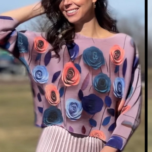 Issey Miyake Tops - Issey Miyake Pleats Please inspired batwing shirt. Features geometric 3D🌹roses